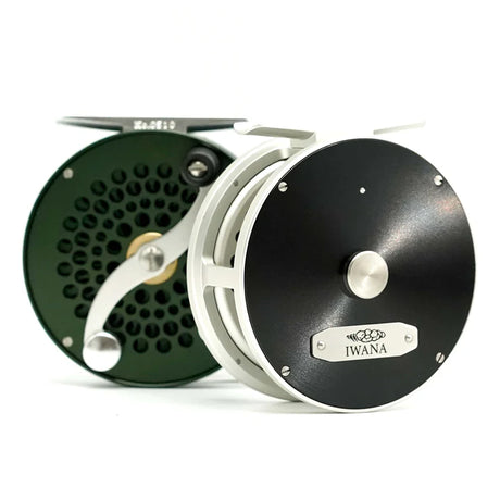 IWANA RETRO TROUT 3 1/4" (Black/Silver and Right Hand Wind) image 0